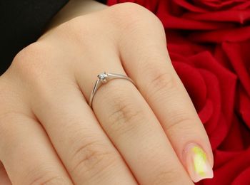 Złoty pierścionek z diamentem „Biały Klasyk”  Białe złoto 585  Rozmiar 11 Au.jpg